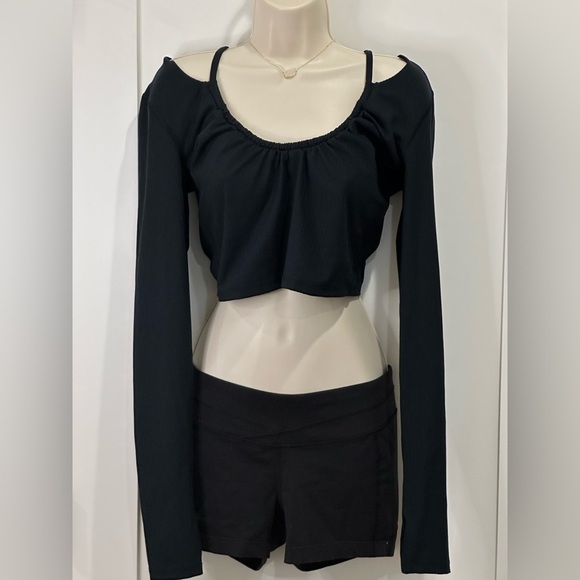 Free People Movement Hot Tip Layer Crop Top Long Sleeve Ruched Black Large Yoga - Picture 5 of 12